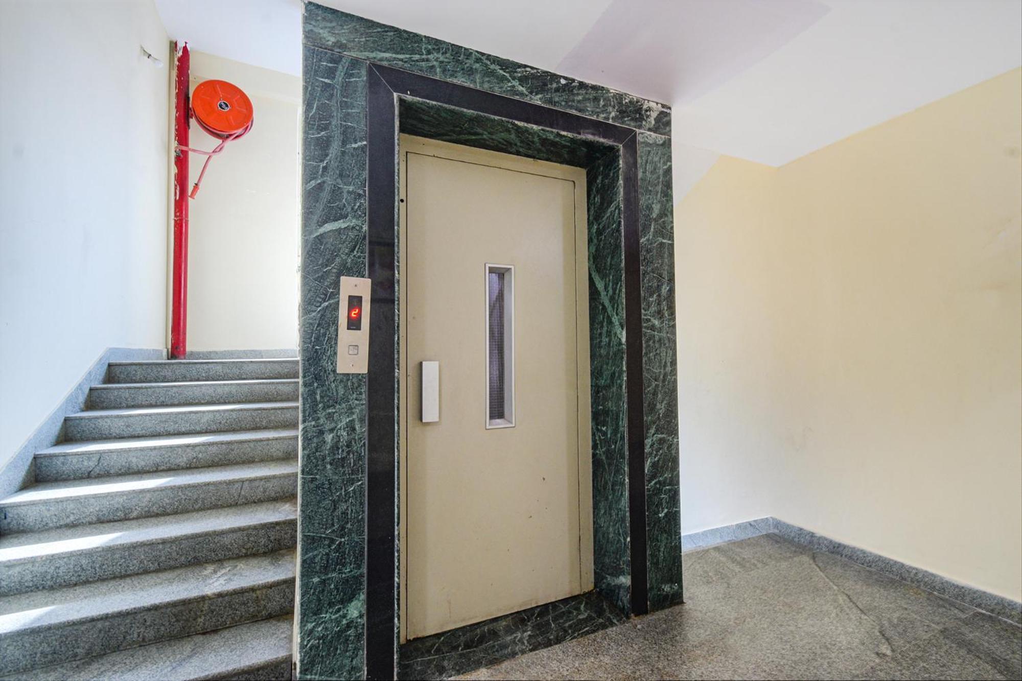 Fabhotel N Residency, Hitech City - 350M From Yashoda Hospital, Hitech City Haiderabad Buitenkant foto