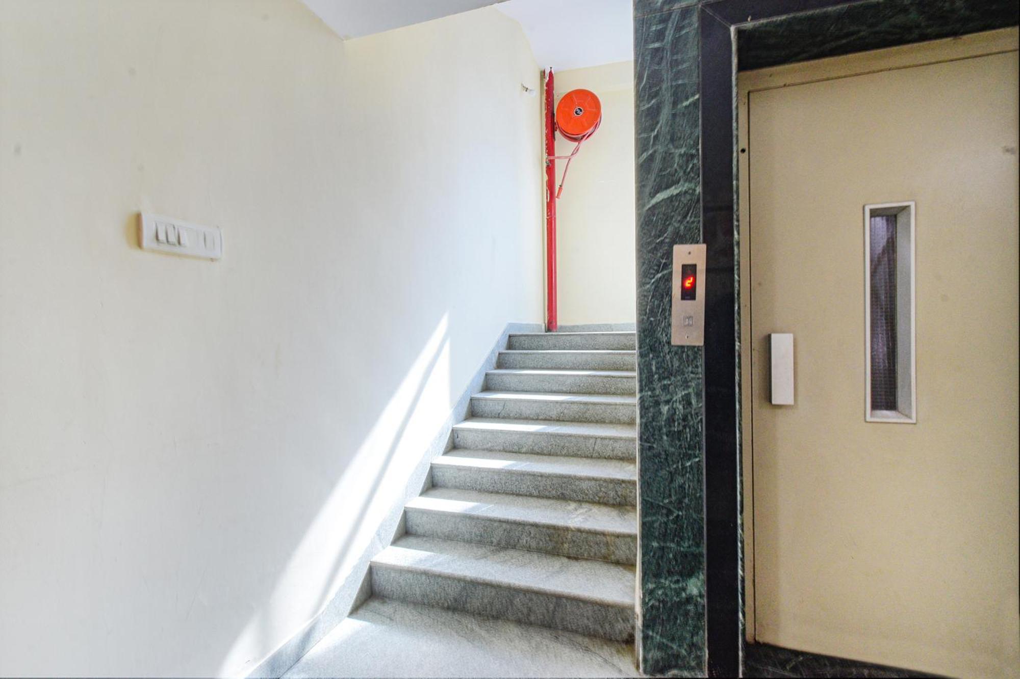 Fabhotel N Residency, Hitech City - 350M From Yashoda Hospital, Hitech City Haiderabad Buitenkant foto